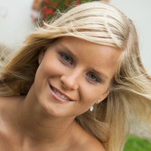 female porn star marry queen